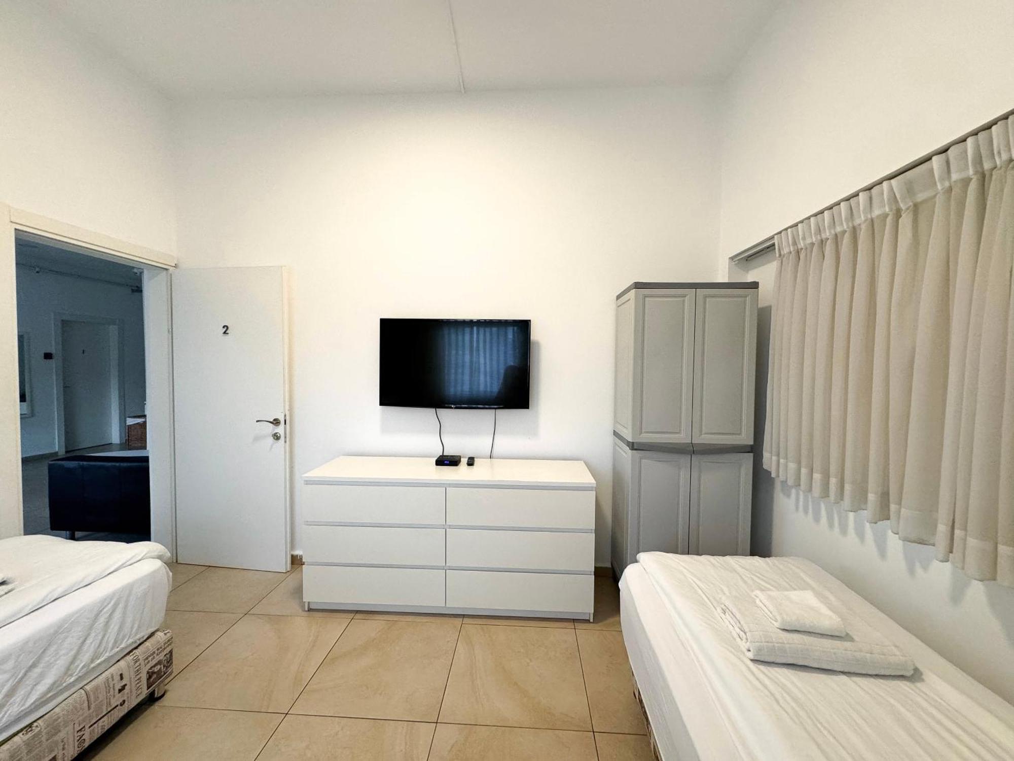 Begin19 Apartments&Hostel Tel Aviv Buitenkant foto