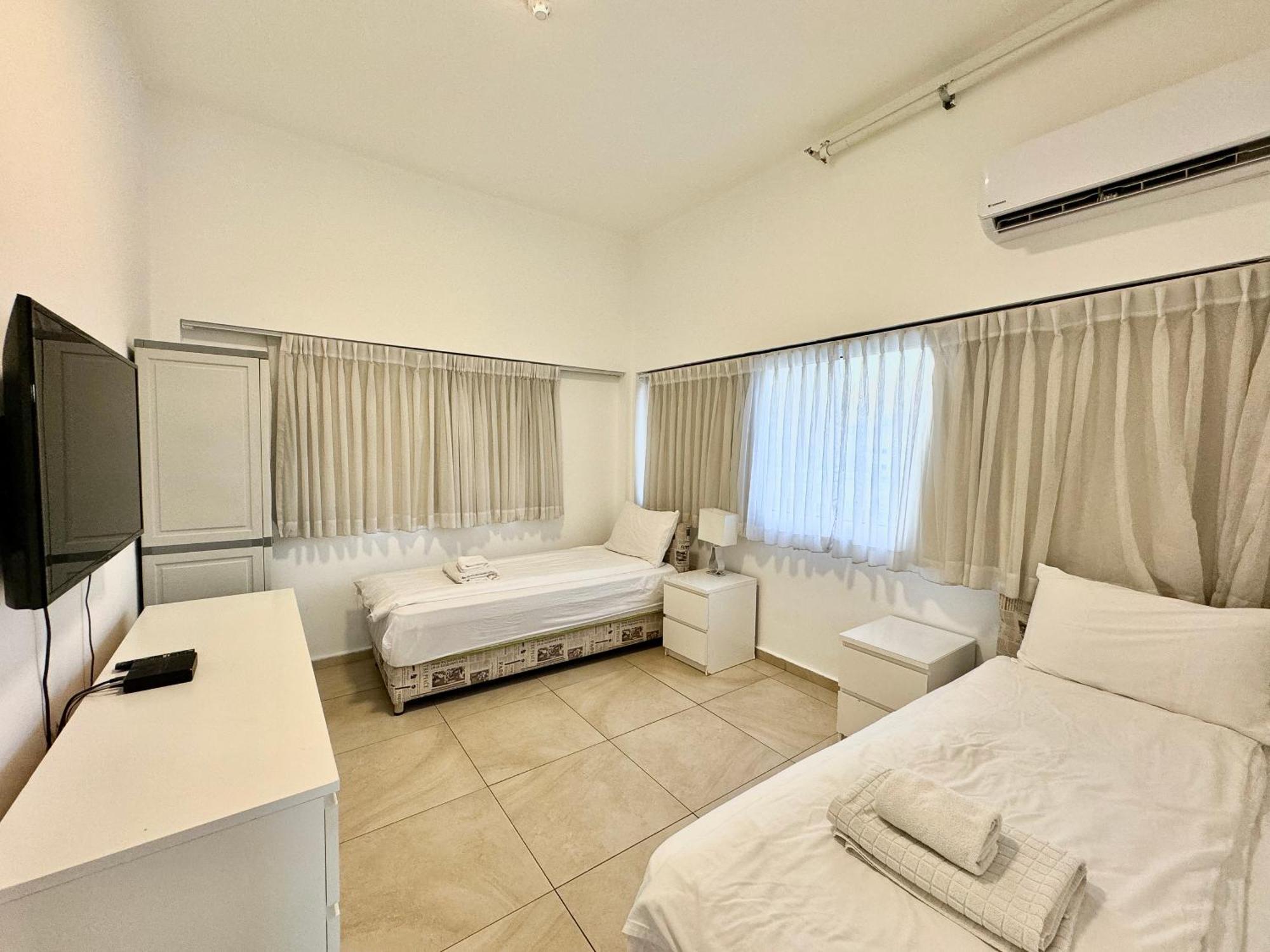 Begin19 Apartments&Hostel Tel Aviv Buitenkant foto